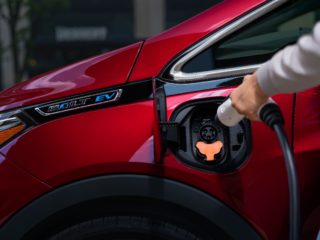 Chevrolet Bolt 2020: Más autonomía, más independencia