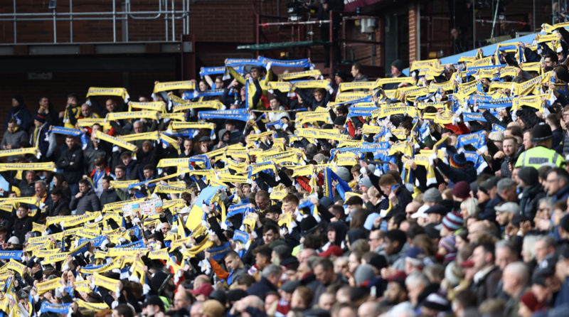 Aficionados del Southampton apoyan a Ucrania