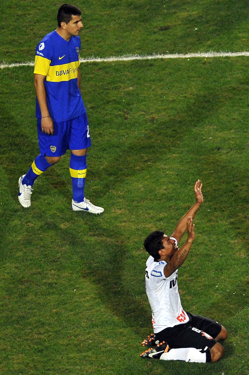 Paulinho de Corinthians festejando la Libertadores ante Boca Juniors