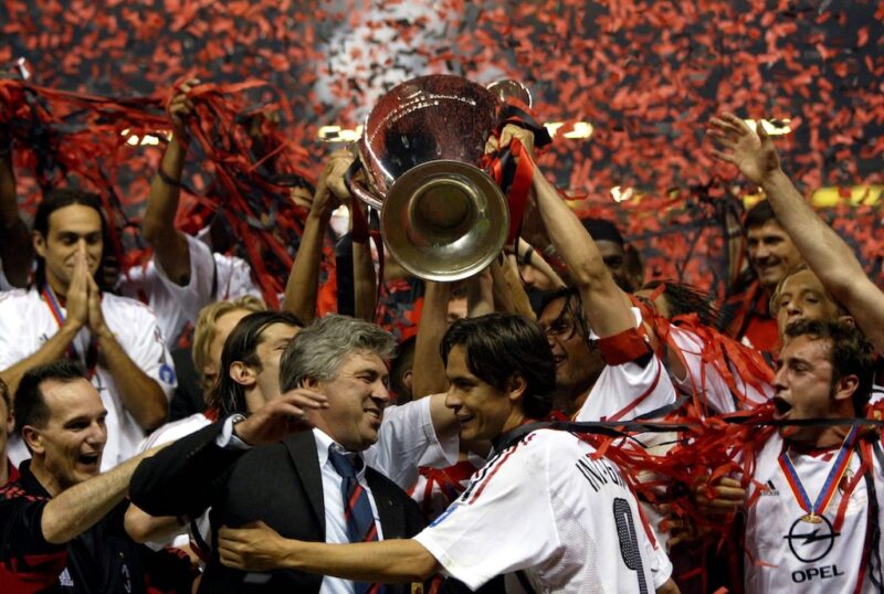 Ancelotti celebrando la Champions de 2003 con el Milan
