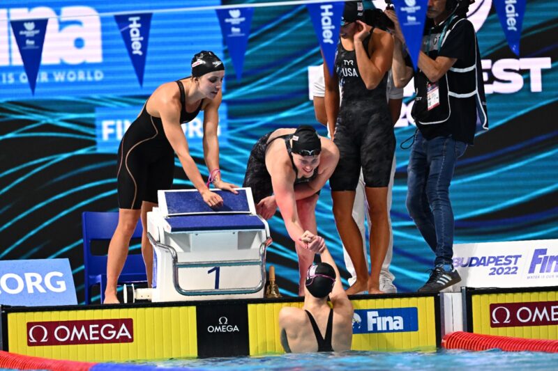Competidoras femeninas en natación