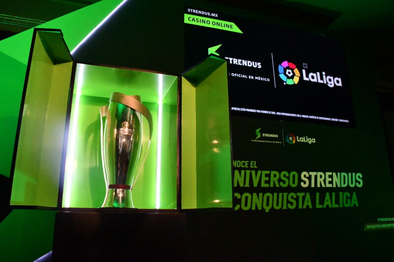 (Video) ¡LaLiga presentó el nuevo trofeo del torneo 2022-23!