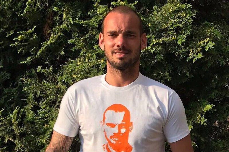Edson Álvarez no es del agrado de Sneijder