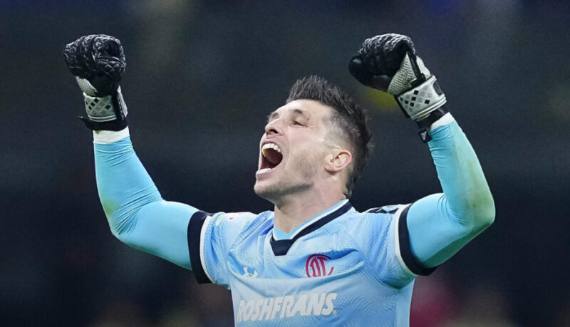 1-1: Toluca le hace la "diablura" al América y avanza a la final Tiago Volpi fue nombrado por la Liga MX, el mejor jugador del partido