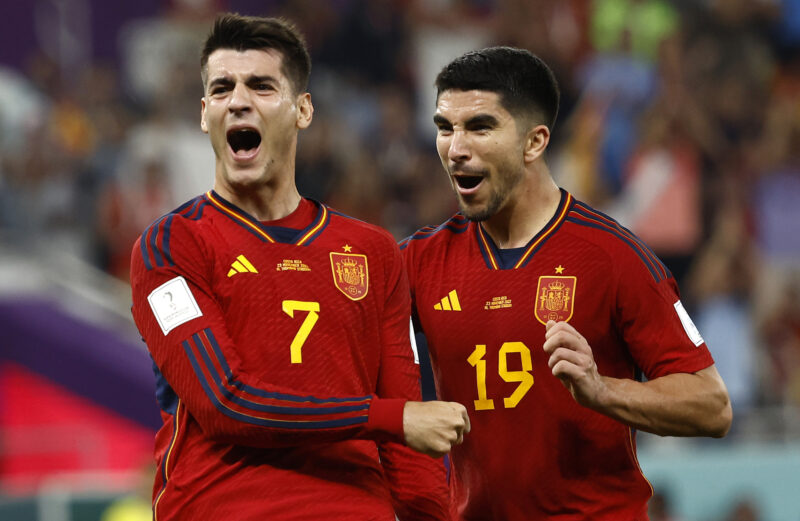 España domina a Costa Rica en el Mundial