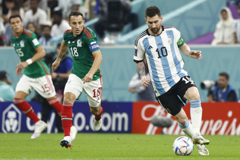 Andrés Guardado salió a aclarar el malentendido del 'Canelo' con Messi