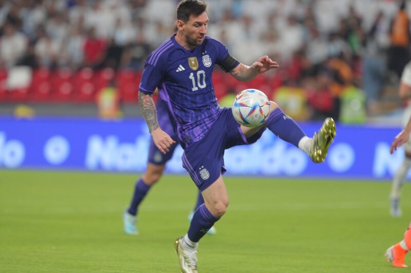 Messi estrenó los Adidas Leo Messi X Speedportal Leyenda en el amistoso contra Emiratos Árabes Unidos.