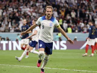 Kane, con su gol de penal ante Francia, iguala a Rooney como máximo goleador de Inglaterra