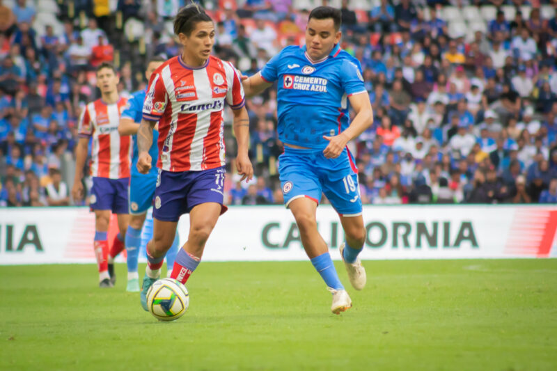 El mexicano 'Charly' Rodríguez genera interés en club europeo