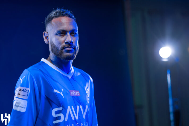 Neymar rescinde su contrato con Al Hilal y volverá al Santos Neymar Jr habló maravillas de CR7 durante su entrevista de introducción con en conjunto del Al Hilal. Foto: Twitter @Alhilal_EN