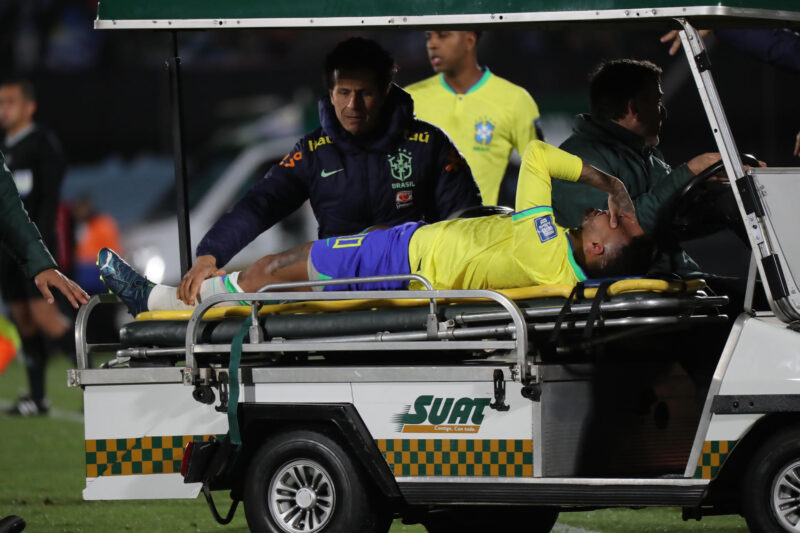 Neymar estará fuera de acción entre 7 y 8 meses