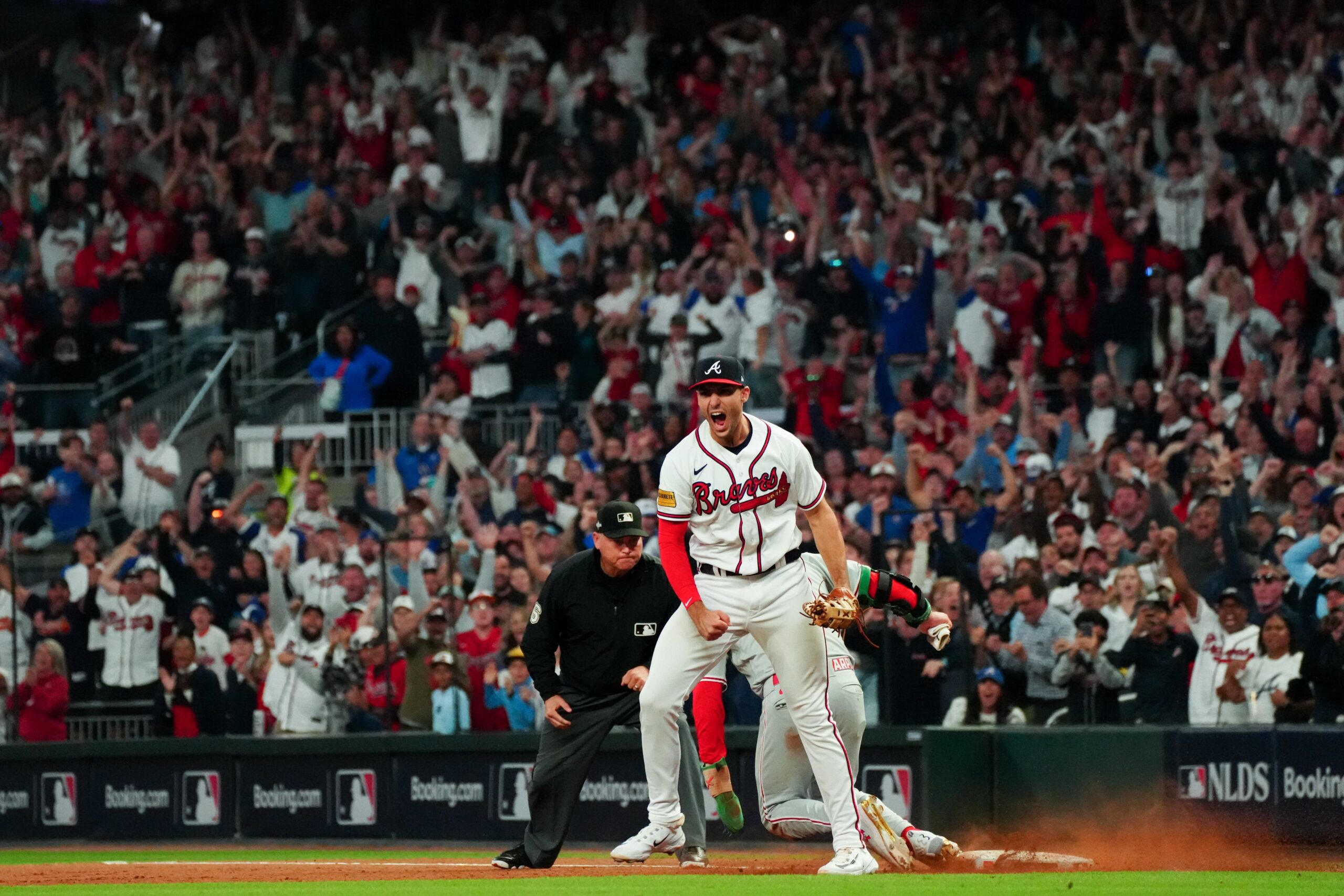 MLB: Los Braves resurgen; los Dodgers a nada de colapsar