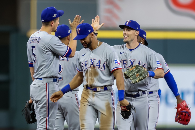 ALCS: Rangers toman Houston y ponen en aprietos a los Astros