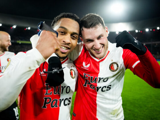 Santiago Giménez le gana el duelo de copa a 'Chucky' Lozano Santiago Giménez le gana el duelo de copa a 'Chucky' Lozano