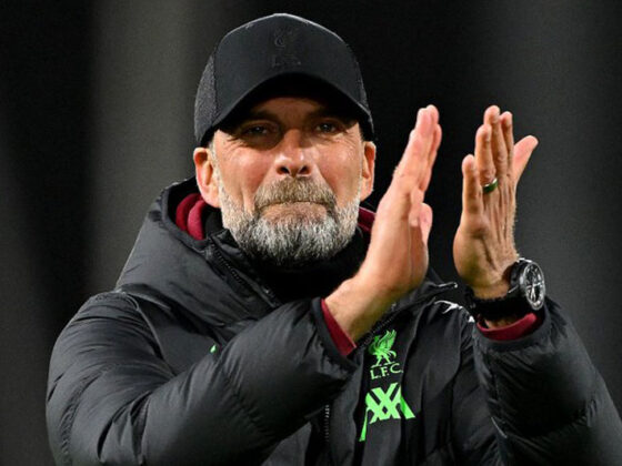 Jürgen Klopp es aclamado en Wembley, mientras Mourinho es abucheado Jürgen Klopp, extécnico del Liverpool