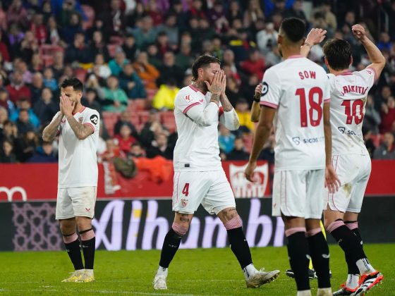 Sergio Ramos se encara con un hincha tras la derrota del Sevilla Sergio Ramos se encara con un hincha tras la derrota del Sevilla