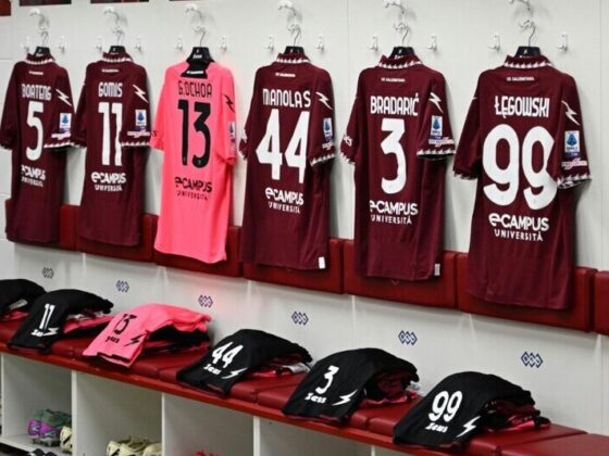 Salernitana pierde con Guillermo Ochoa en la banca Ochoa suplente con Salertina
