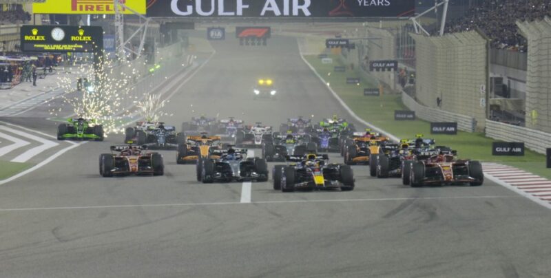 Red Bull gana en Bahréin