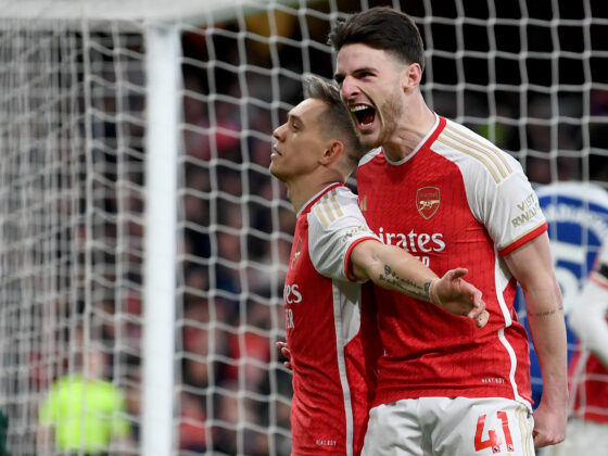 Arsenal golea al Chelsea y se escapa del Manchester City Arsenal golea al Chelsea y se escapa del Manchester City