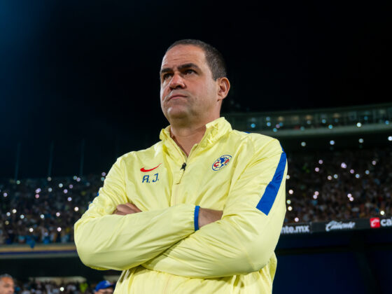 América no sufrió en la ida de semis con Chivas, afirma André Jardine André Jardine, director técnico del Club América, fue sancionado, junto con Martín Anselmi, estratega del Cruz Azul, tras declaraciones en contra del arbitraje en los respectivos encuentros de cada entrenador.