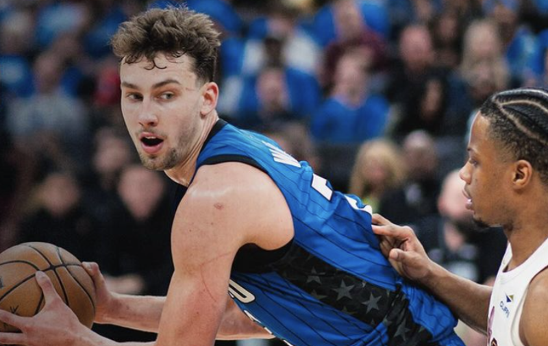 ¡Orlando Magic humilló a los Cavaliers y la serie ya está igualada! Orlando Magic vs Cavaliers (ig: @orlandomagic).