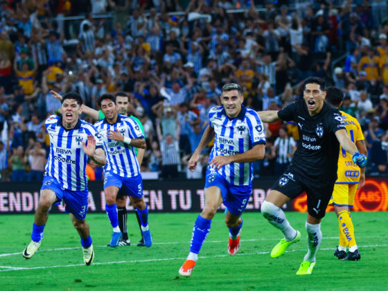 Berterame le dio dramatismo al 'Clásico Regio' con gol agónico German Berterame celebrando el gol del empate contra Tigres