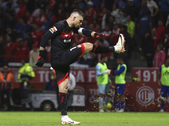 Tiago Volpi se despide de Toluca tras más de 2 años de su llegada Tiago Volpi durante el partido correspondiente a la jornada 17 de torneo Clausura 2024 de la Liga BBVA MX, entre los Diablos Rojos del Toluca FC y la máquina celeste del Cruz Azul, celebrado en el estadio Nemesio Diez.