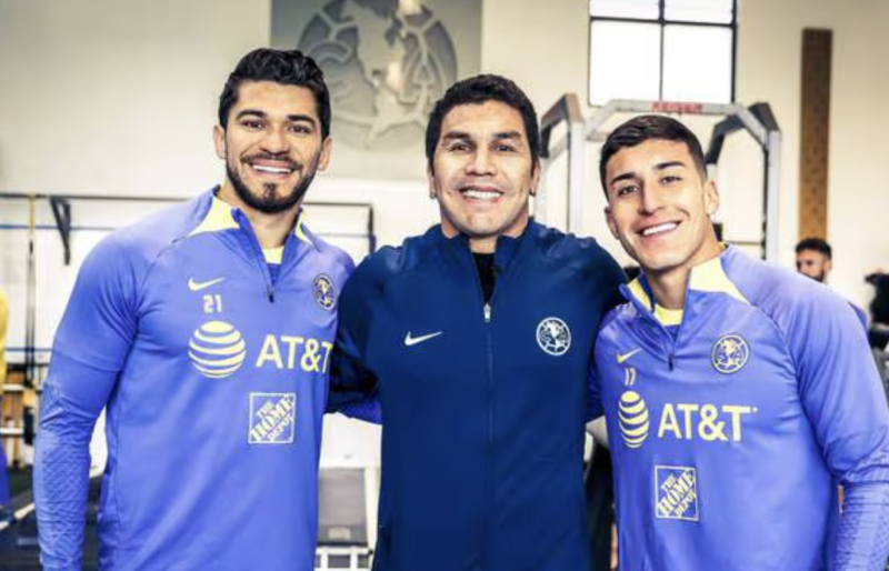 Salvador Cabañas se somete a prueba psiquiátrica por estado "insano" Salvador Cabañas junto a Henry Martin y Alejandro Zendejas