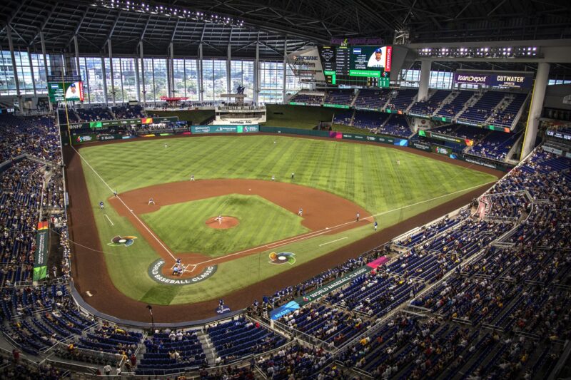Clásico Mundial de Béisbol 2026: grupos y calendario confirmados Fotografía de archivo del estadio LoanDepot Park, sede del Clásico Mundial de Béisbol 2026. EFE/EPA/CRISTÓBAL HERRERA-ULASHKEVICH