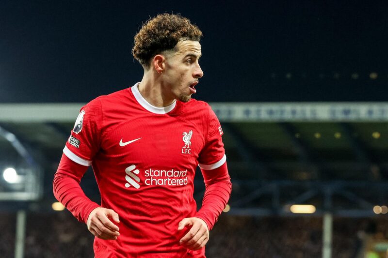 Curtis Jones, del Liverpool, en el duelo de Liverpool que han jugado Everton FC y Liverpool FC, en Liverpool, Reino Unido. EFE/EPA/ADAM VAUGHAN