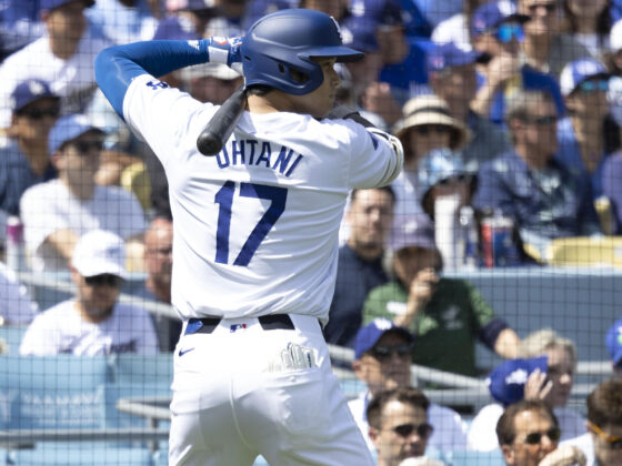 ¡Dominante! Ohtani ostenta los HR más largos en el año de los Dodgers Fotografía de archivo en la que se registró al japonés Shohei Ohtani, lanzador y bateador designado de los Dodgers, durante un partido de la MLB, en el Dodger Stadium de Los Ángeles (California (EE.UU.). Ohtani es desde este domingo, 21 de abril, el japonés con más vuelacercas en la historia de la MLB (176), tras anotar un jonrón de dos careras en el triunfo de su equipo 10-0 sobre los Mets de Nueva York. EFE/ Armando Arorizo