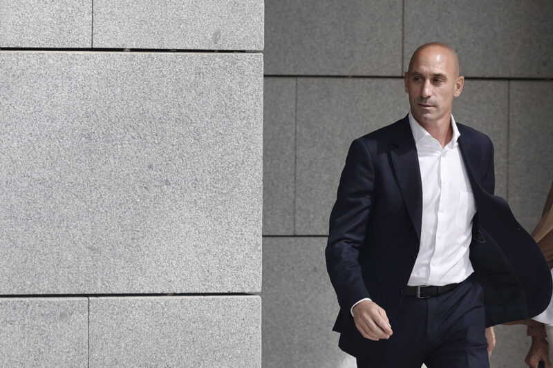 Juicio del caso Rubiales iniciará en Febrero de 2025 El expresidente de la Real Federación Española de Fútbol (RFEF) Luis Rubiales en una imagen de archivo. EFE/ Sergio Pérez