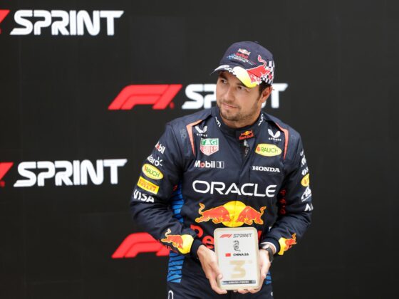 Checo Pérez queda tercero en el sprint del Gran Premio de Miami El piloto mexicano de Red Bull Racing, Sergio Pérez, en el Gran Premio de China de Fórmula uno, en Shanghai, China. EFE/EPA/ALEX PLAVEVSKI