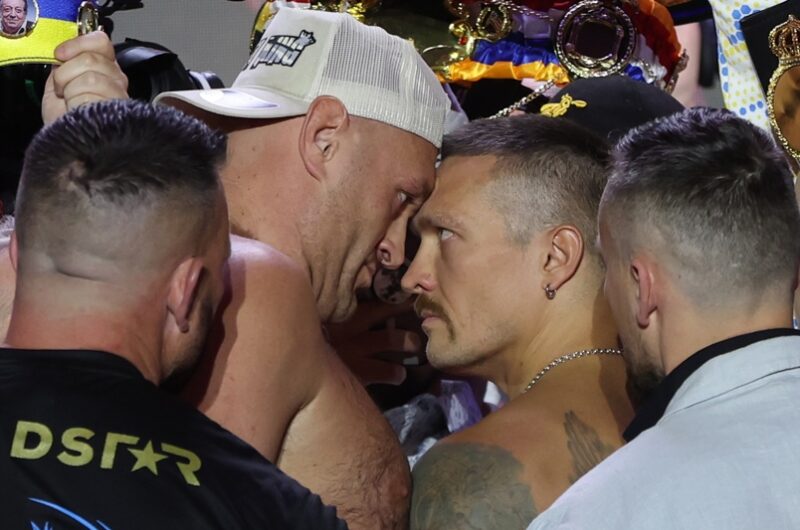 Tyson Fury vs Oleksandr Usyk, el tenso careo durante el pesaje (VIDEO) Tyson Fury y Oleksandr Usyk durante la ceremonia de pesaje en Arabia Saudita. (Foto: EFE)