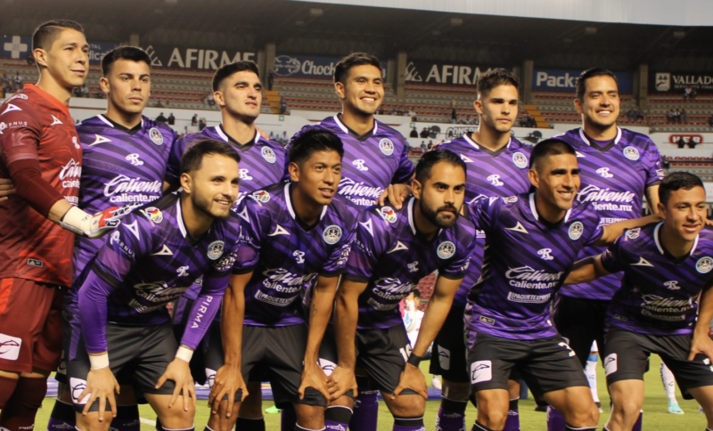 ¡Es oficial! Mazatlán tiene nuevo técnico bicampeón de la Liga MX Alineación de Mazatlán. (via IG: @Mazatlán)