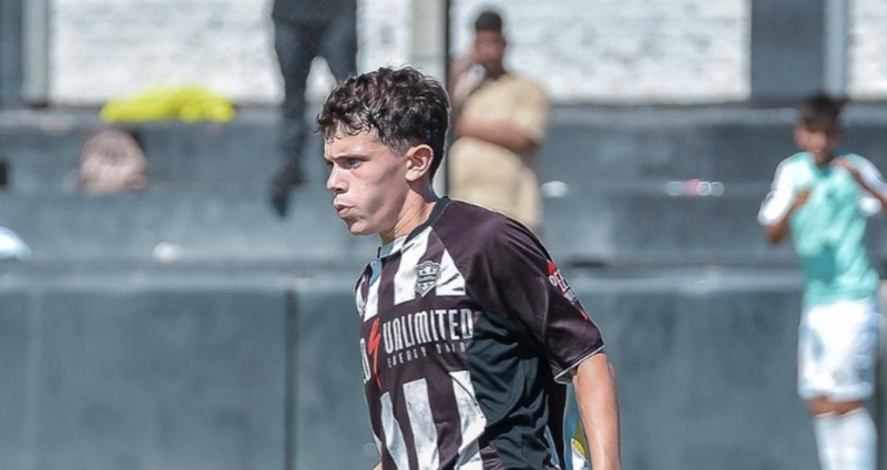 ¡Apolonio ya es el debutante más joven en la historia de Argentina! Mateo Apolonio (Foto IG: @mateoapolonio10)