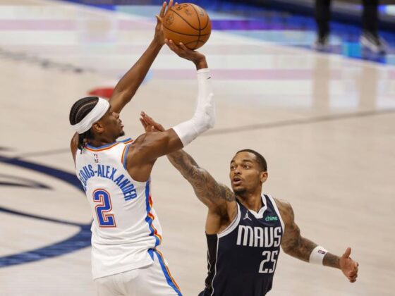 Thunder iguala la serie de 'playoffs' 2-2 con Dallas Mavericks Thunder iguala la serie de 'playoffs' 2-2 con Dallas Mavericks