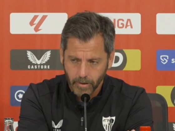 Quique Flores apoya a Xavi: "¡Qué mal trata Barcelona a sus leyendas!" Quique Flores