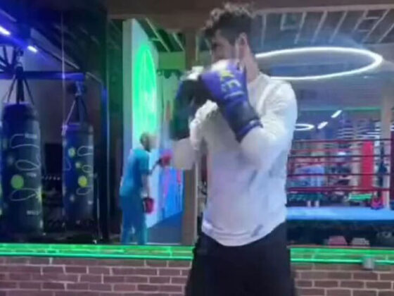 Carlos Vela se dedica a boxear mientras se encuentra desempleado Carlos Vela se dedica a boxear mientras se encuentra desempleado