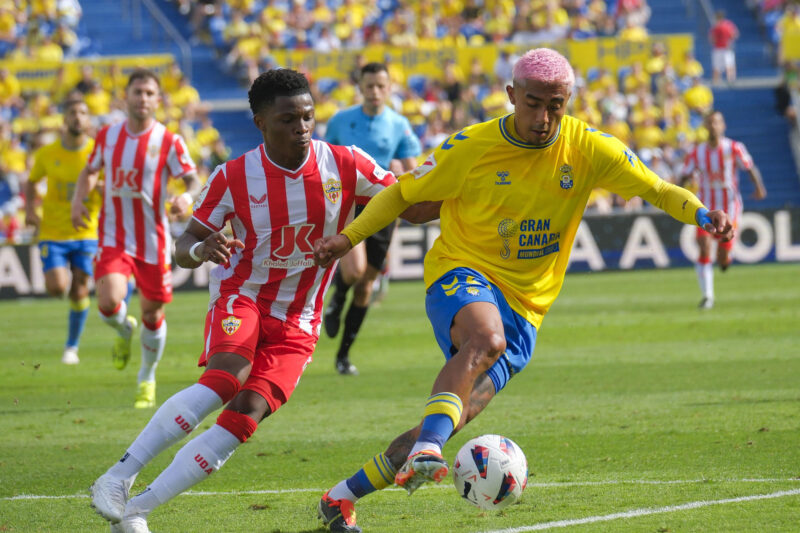 Última oportunidad: Julián Araujo hará la pretemporada con Barcelona Última oportunidad: Julián Araujo hará la pretemporada con Barcelona