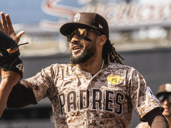 Fernando Tatis Jr. y el homenaje en su calzado en el Día de las Madres Fernando Tatis Jr.