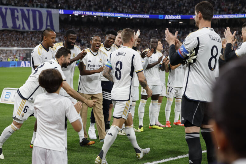 Toni Kroos no puede aguantar y rompe a llorar con sus hijos (VIDEO) El centrocampista alemán del Real Madrid Toni Kroos en el estadio Santiago Bernabéu, en Madrid. . EFE/J.J. Guillen