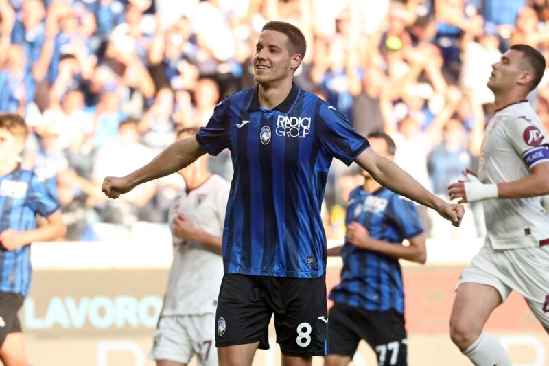 El jugador del Atalanta Mario Pasalic celebra un gol durante el partido de la Serie A que han jugado Atalanta BC y FC Torino, en Bérgamo, Italia. EFE/EPA/MICHELE MARAVIGLIA
