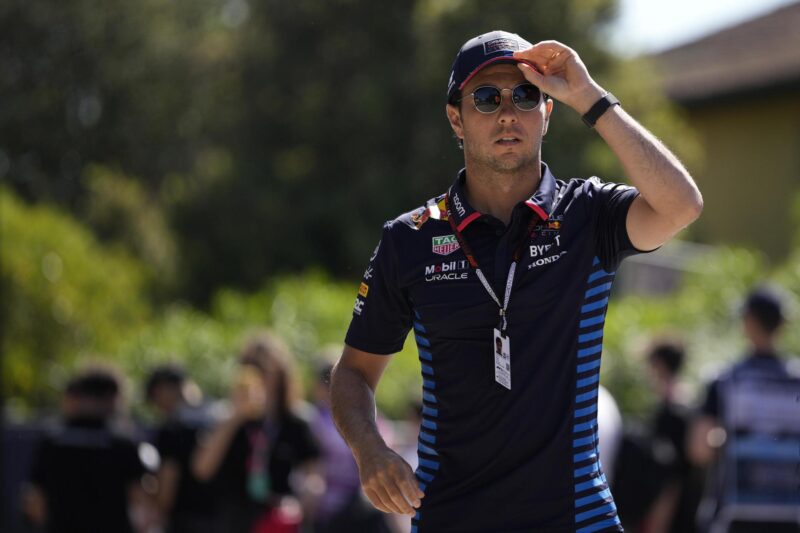 'Checo' Pérez recupera confianza y es quinto en los Libres 1 de España El mexicano ’Checo’ Pérez (Red Bull), décimo primero. EFE/EPA/DANILO DI GIOVANNI
