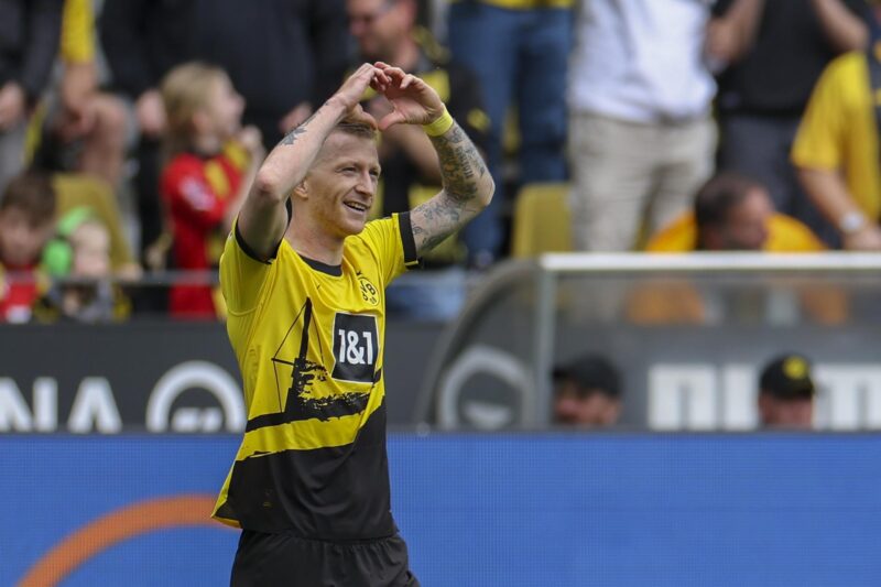 ¿Cómo llegó el Borussia Dortmund a la final de la Champions League? Reus celebra el 4-1. EFE/EPA/CHRISTOPHER NEUNDORF.