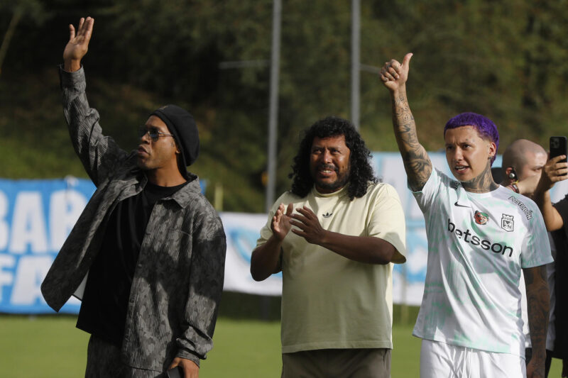 René Higuita salió en defensa de Kevin Mier tras la lesión provocada por Adalberto Carrasquilla.