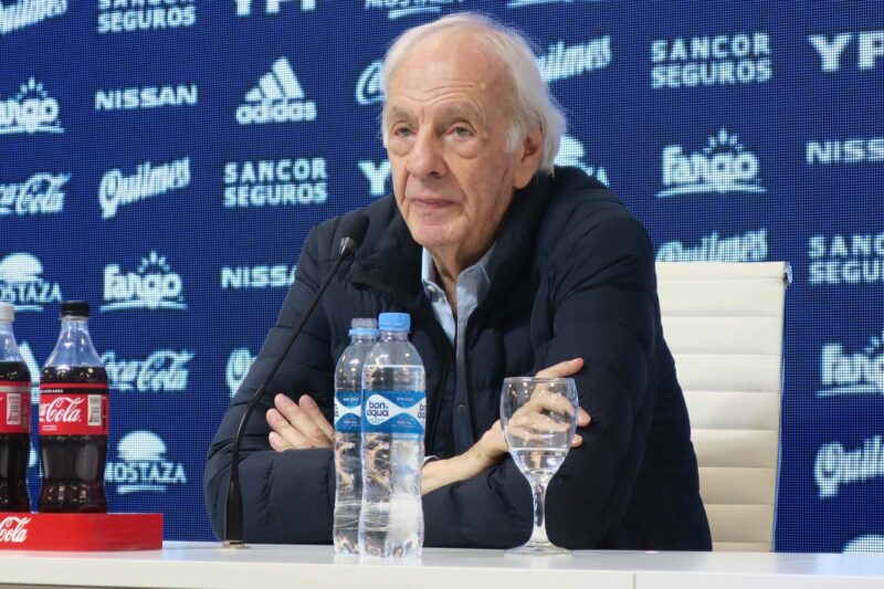 Menotti, el responsable del inicio de la 'Scaloneta' Fotografía de archivo, tomada en mayo de 2019, en la que se registró al entrenador campeón el mundo en Argentina 1978, César Luis Menotti, durante una rueda de prensa, en Buenos Aires (Argentina). Menotti, actual director general de las selecciones de la Asociación de Fútbol Argentino (AFA), falleció este domingo, 5 de mayo. EFE/Sebastian Meresman