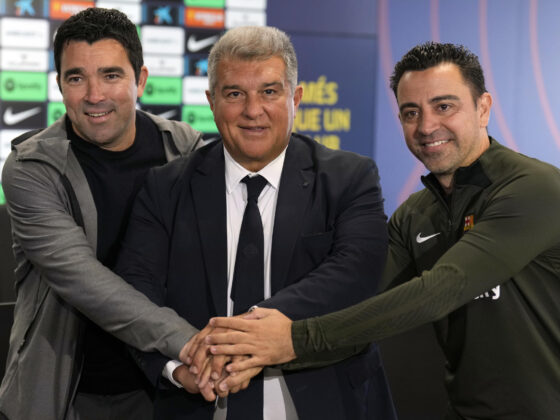 Xavi: promesa, auge y caída del hijo pródigo del barcelonismo El presidente del FC Barcelona, Joan Laporta, y el técnico Xavi Hernández (d), durante la comparecencia conjunta ofrecieron en la Ciudad Deportiva Joan Gamper, en una foto de archivo. EFE/Alejandro García
