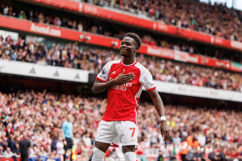 Saka, tras marcar el 1-0 de penalti. (Carabao Cup) EFE/EPA/TOLGA AKMEN