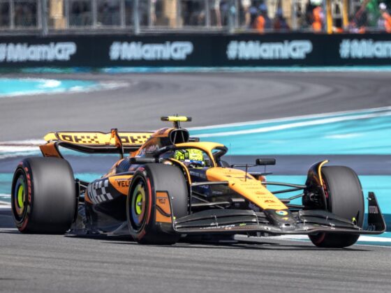 Miami renueva su contrato con la Fórmula 1 hasta 2041 El monoplaza conducido por el piloto británico Lando Norris, de la escudería McLaren de Fórmula 1, fue registrado este sábado, 4 de mayo, durante la clasificación al Gran Premio de Miami, en el circuito urbano de Miami Gardens (Florida, EE.UU.). EFE/Cristóbal Herrera